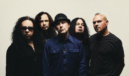 Unter der Decke mit Joey Vera - Interview mit ARMORED SAINT